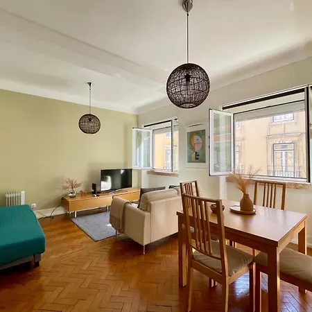 Bright & Spacious By The River, By Timecooler דירה *