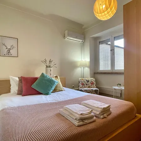 Bright & Spacious By The River, By Timecooler * Lisboa