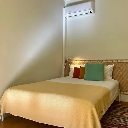 Bright & Spacious By The River, By Timecooler Lejlighed