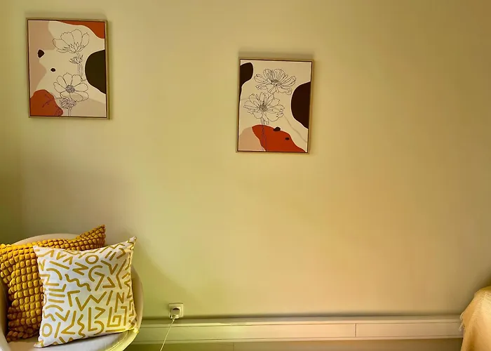 Bright & Spacious By The River, By Timecooler *