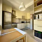 Bright & Spacious By The River, By Timecooler アパート リスボン