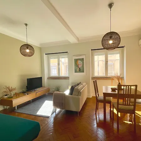 Daire Bright & Spacious By The River, By Timecooler Lisboa